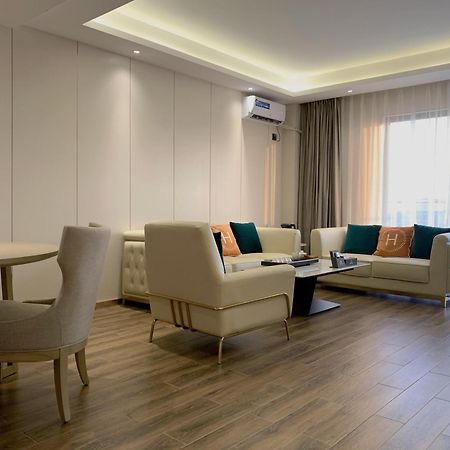 Bole Jing Pin Hotel Сиануквиль Экстерьер фото