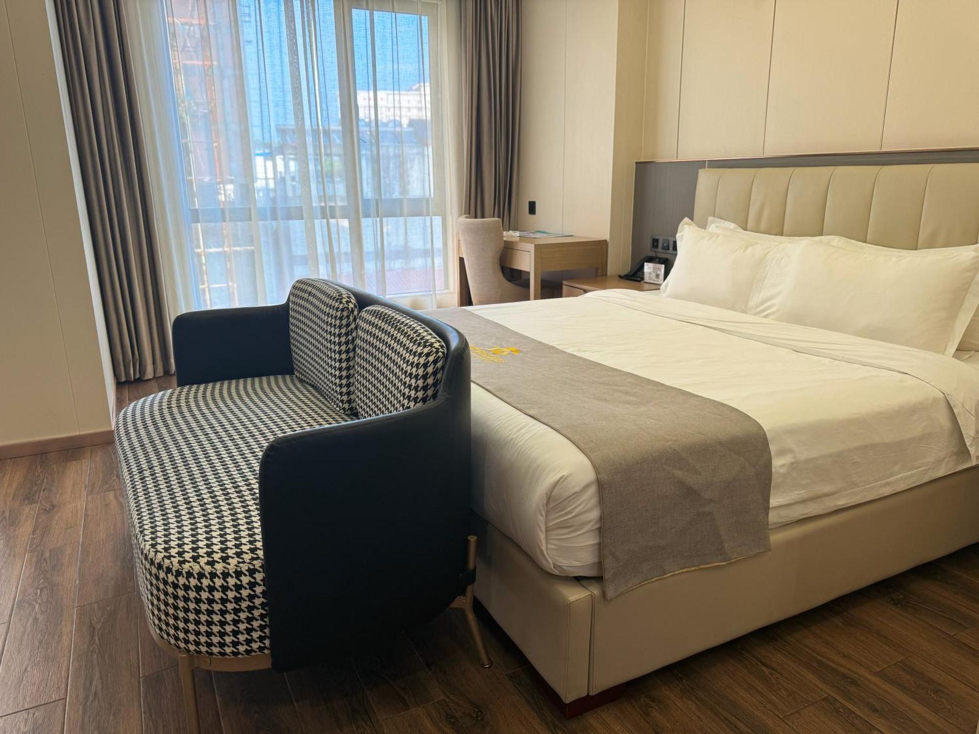 Bole Jing Pin Hotel Сиануквиль Экстерьер фото